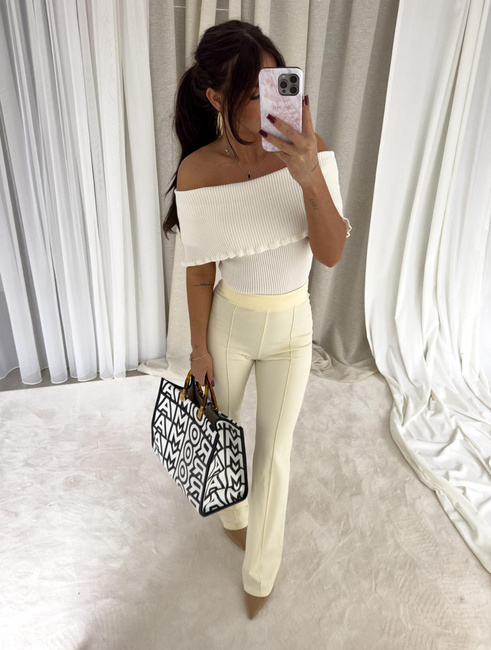 Bluzka sweterkowa typu hiszpanka Tina biała