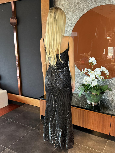 Sukienka maxi z wycięciem i cekinami Zari czarna